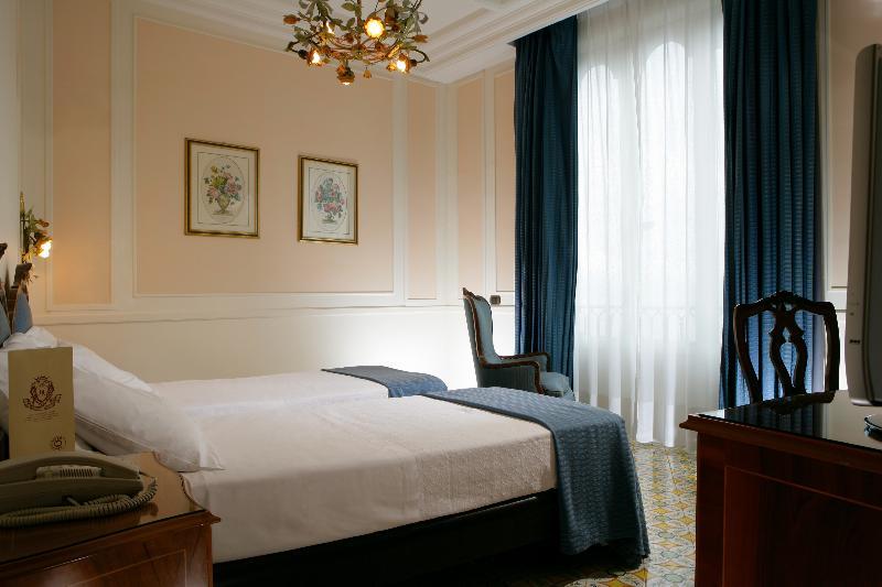 فندق سورينتوفي  فندق جراند كابوديمونتي الغرفة الصورة